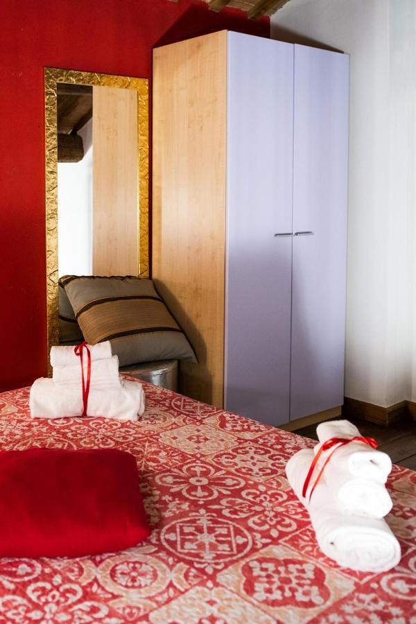 L'Ippogrifo Apartment แฟร์รารา ภายนอก รูปภาพ