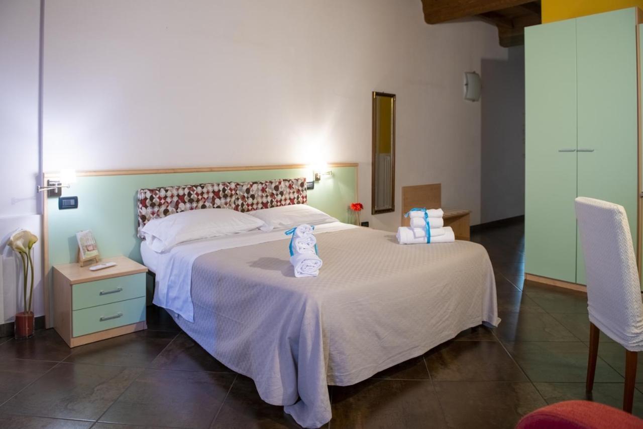 L'Ippogrifo Apartment แฟร์รารา ภายนอก รูปภาพ