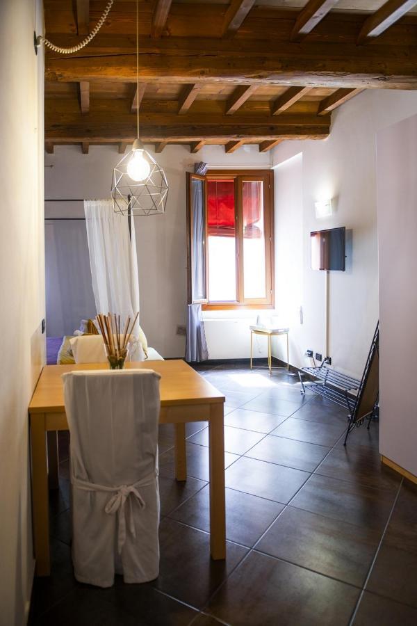 L'Ippogrifo Apartment แฟร์รารา ภายนอก รูปภาพ