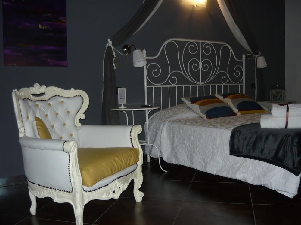 L'Ippogrifo Apartment แฟร์รารา ภายนอก รูปภาพ