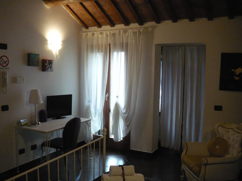 L'Ippogrifo Apartment แฟร์รารา ภายนอก รูปภาพ